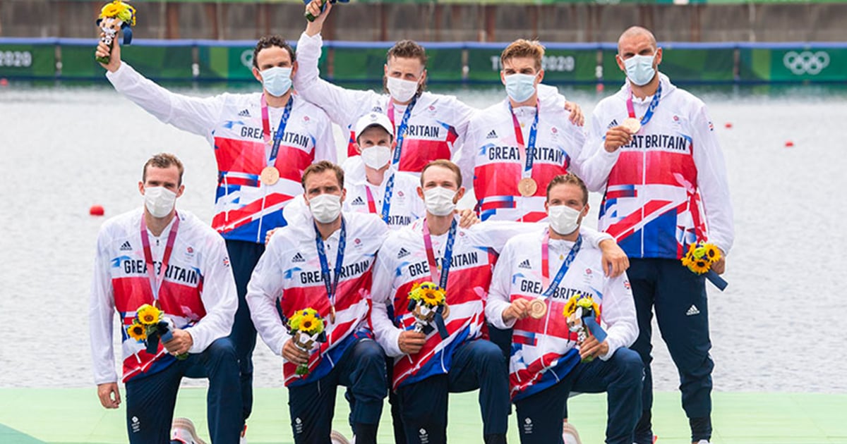 Image of Olympic rowing team.